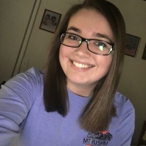 Meet your Posher, Kelli